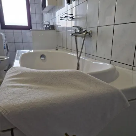 Leburic 게스트하우스 *