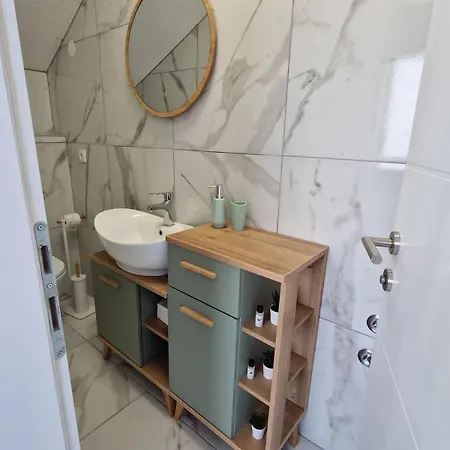 Leburic 게스트하우스 *